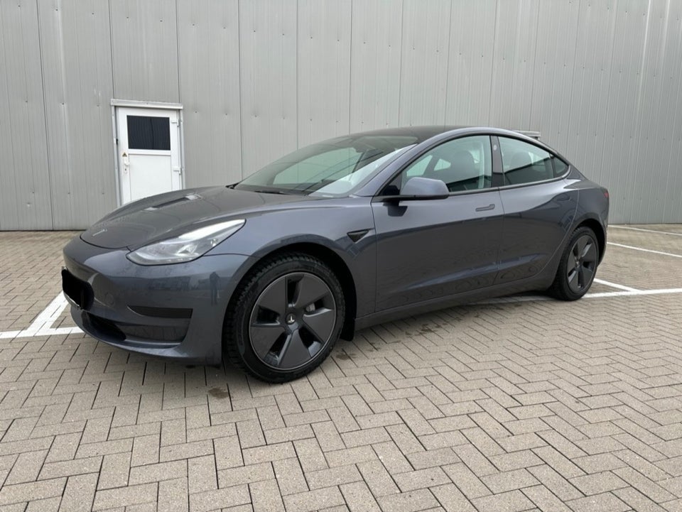 Tesla Model 3 RWD 4d