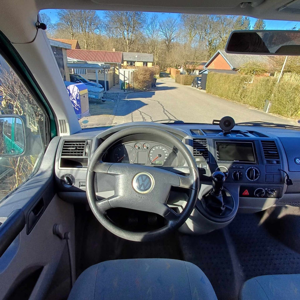 VW Caravelle 1,9 TDi 104 lang 4d