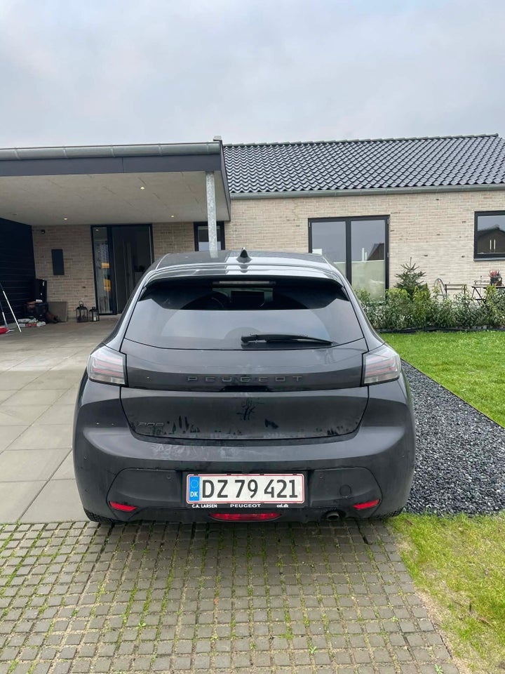 Peugeot 208 1,2 PureTech 100 Allure+ 5d