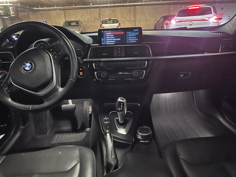 BMW 330i 2,0 Touring aut. 5d
