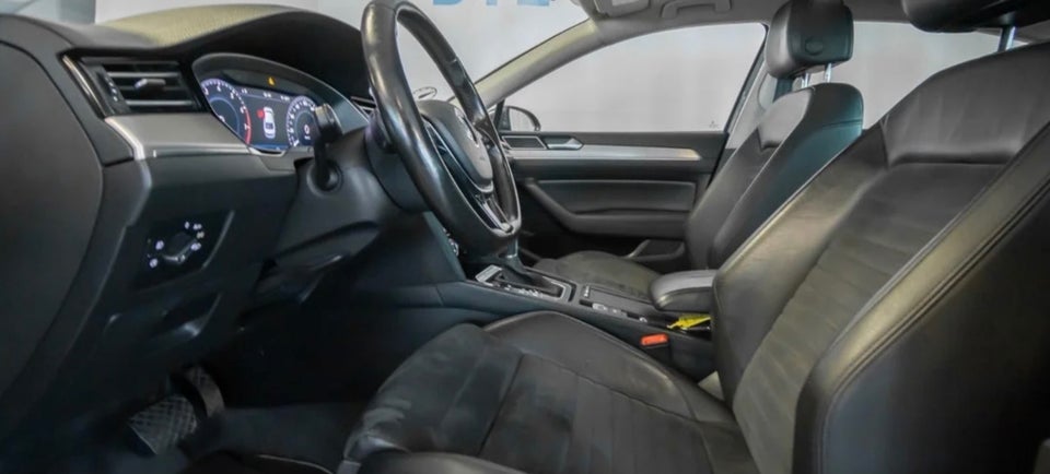 VW Passat 2,0 TSi 280 R-line DSG 4Motion 4d