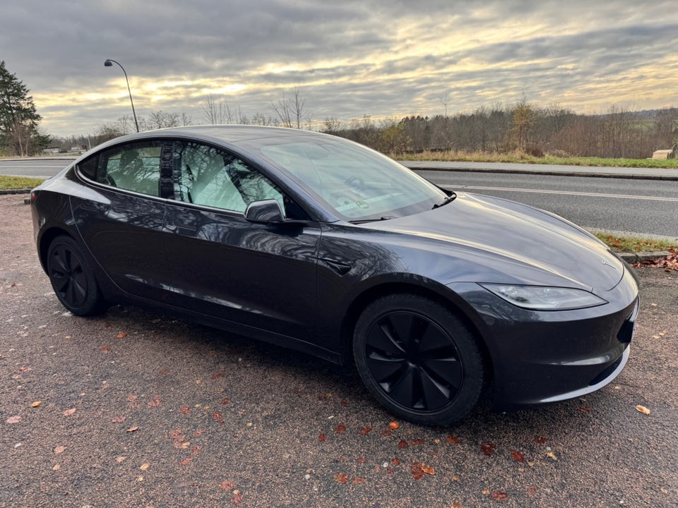 Tesla Model 3 Long Range AWD 4d