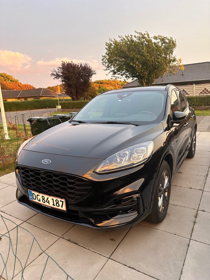 Ford Kuga 2,5 PHEV ST-Line X CVT 5d