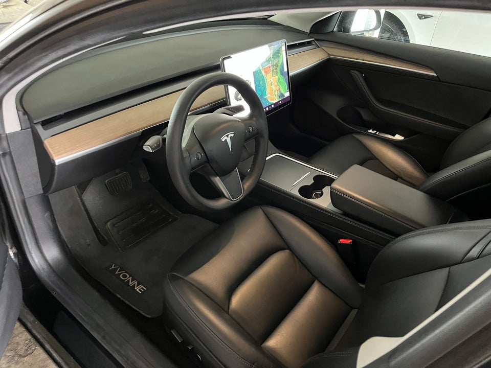 Tesla Model 3 Long Range AWD 4d