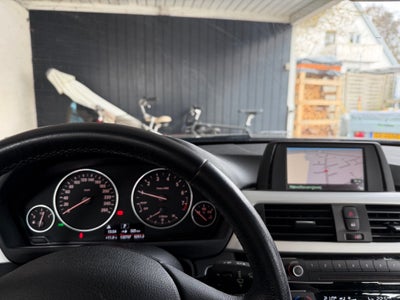 BMW 320i 2,0 Touring aut. 5d