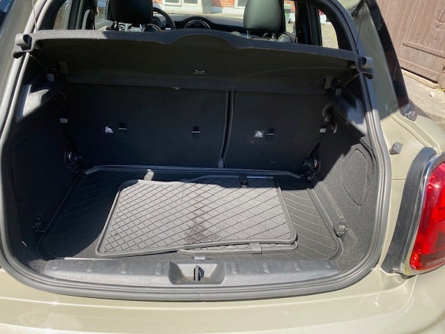 MINI Cooper 1,5 Essential 5d