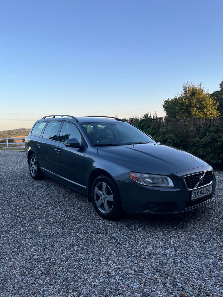 Volvo V70 2,4 D5 185 Momentum aut. 5d