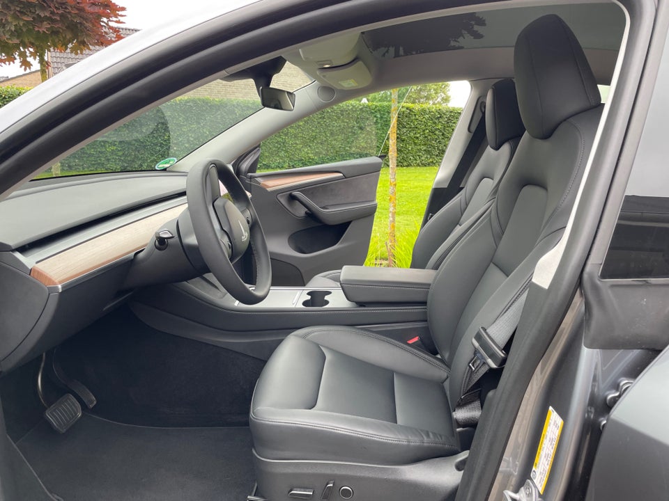 Tesla Model Y Long Range AWD 5d