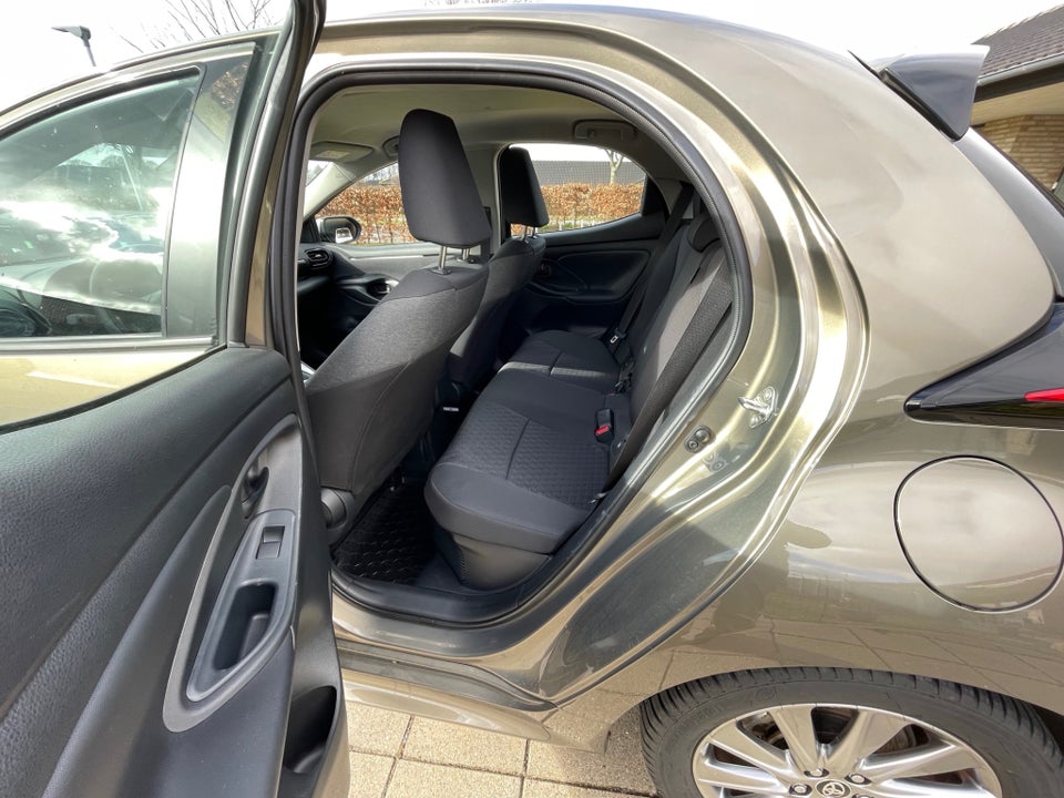 Toyota Yaris 1,5 Hybrid Active Tech+ e-CVT 5d