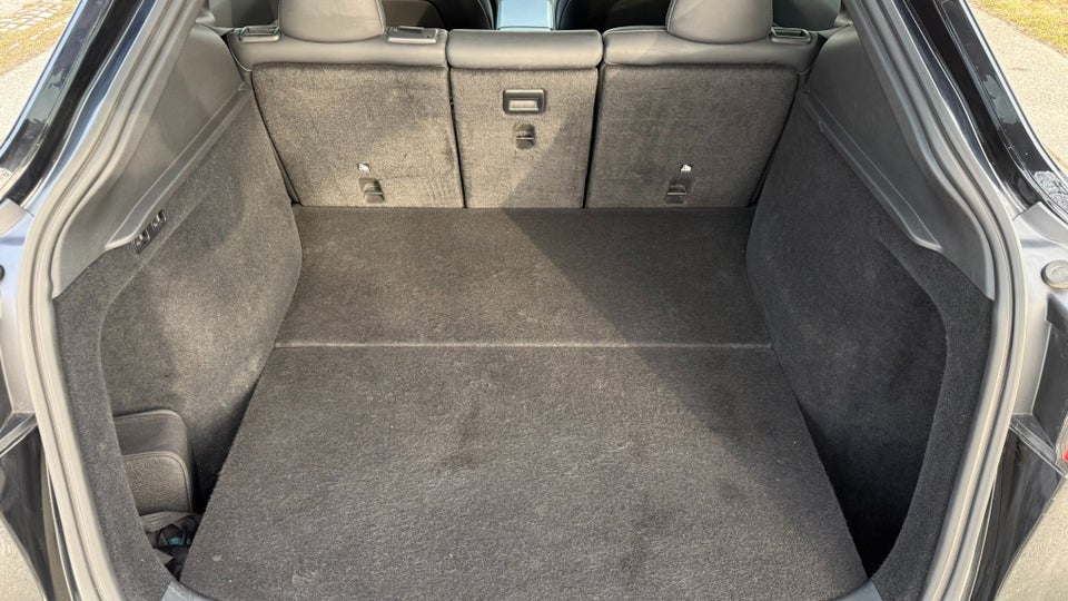 Tesla Model Y Long Range AWD 5d