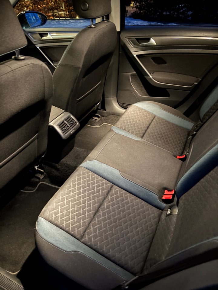 VW Golf VII 1,6 TDi 115 IQ.Drive Variant DSG 5d