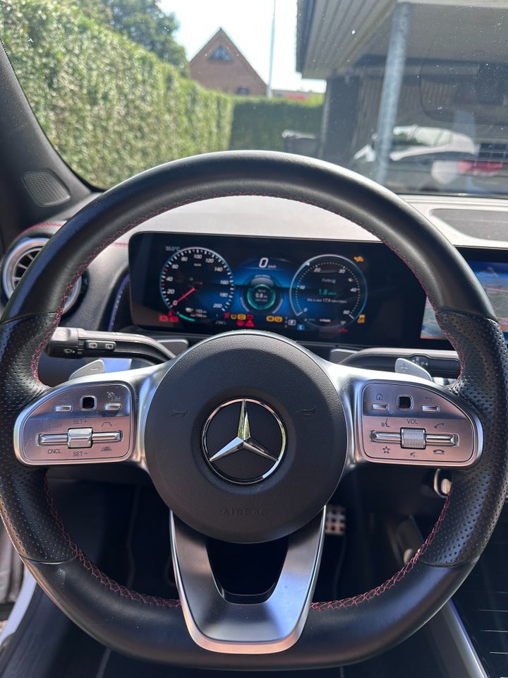 Mercedes EQB250 AMG Line 5d