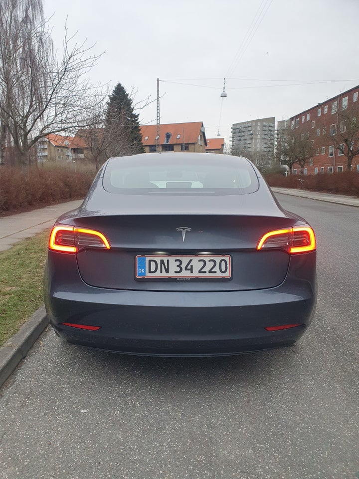Tesla Model 3 Standard Range+ RWD 4d