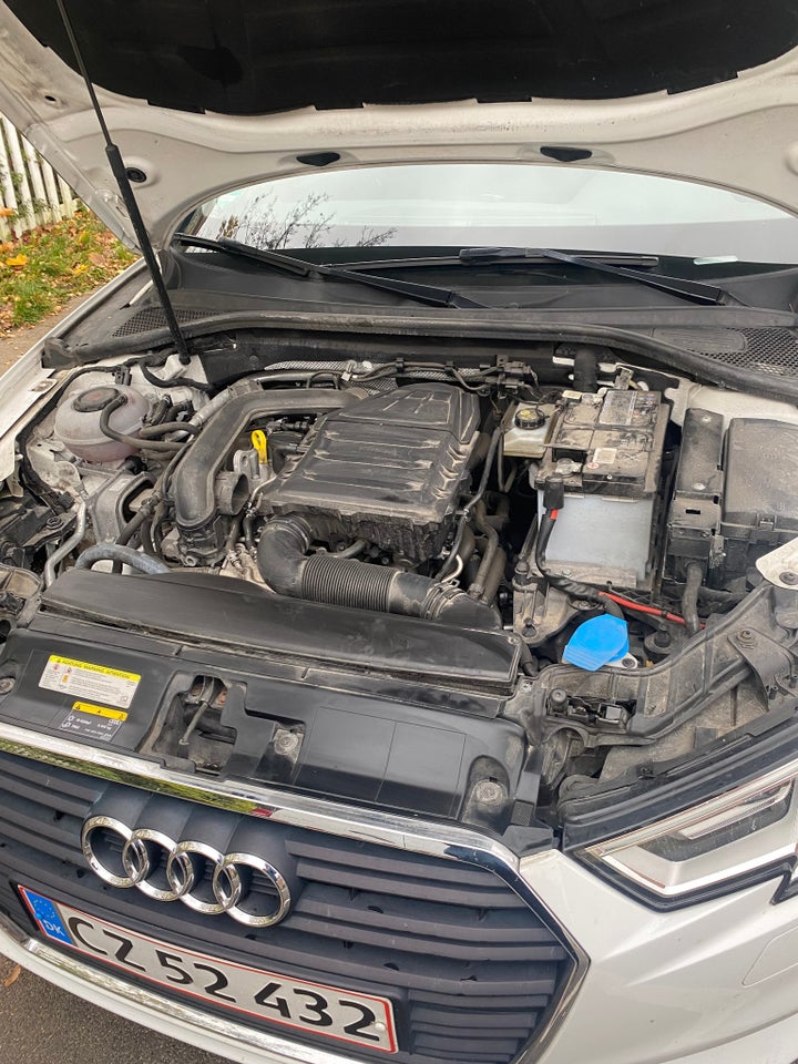 Audi A3 30 TFSi Sport Sportback 5d