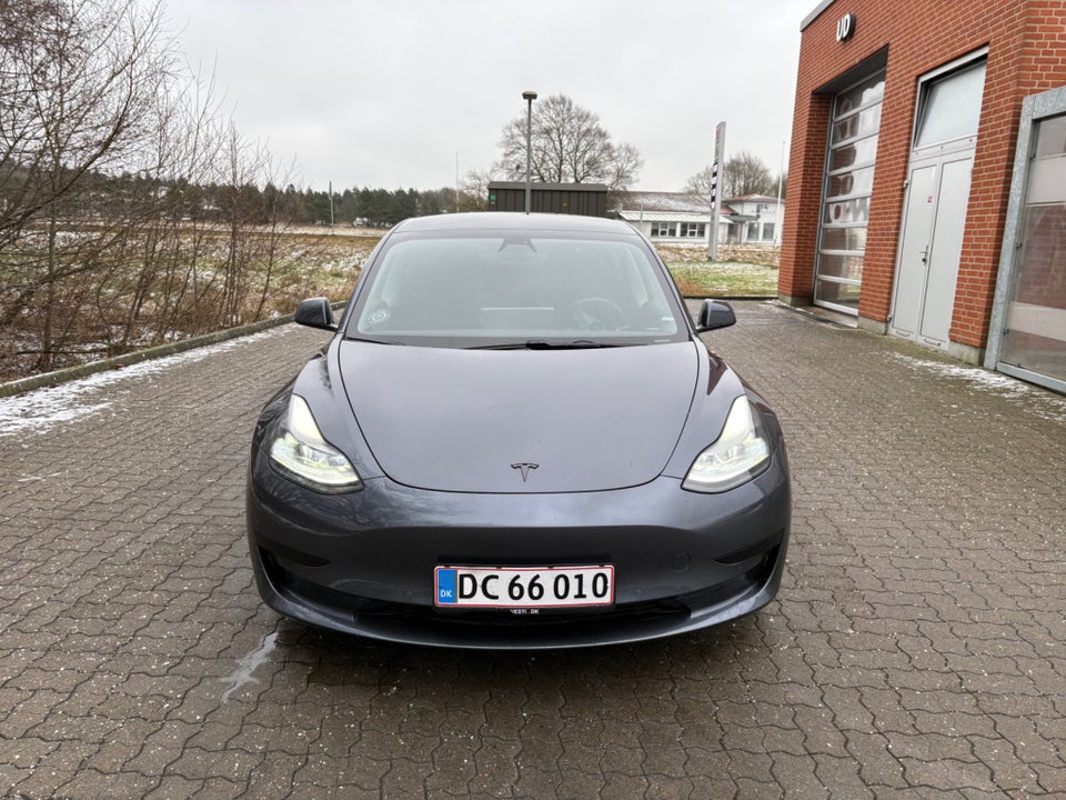 Tesla Model 3 Standard Range+ RWD 4d
