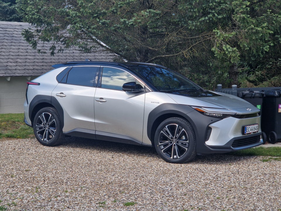 Toyota bZ4X Executive Premium 5d