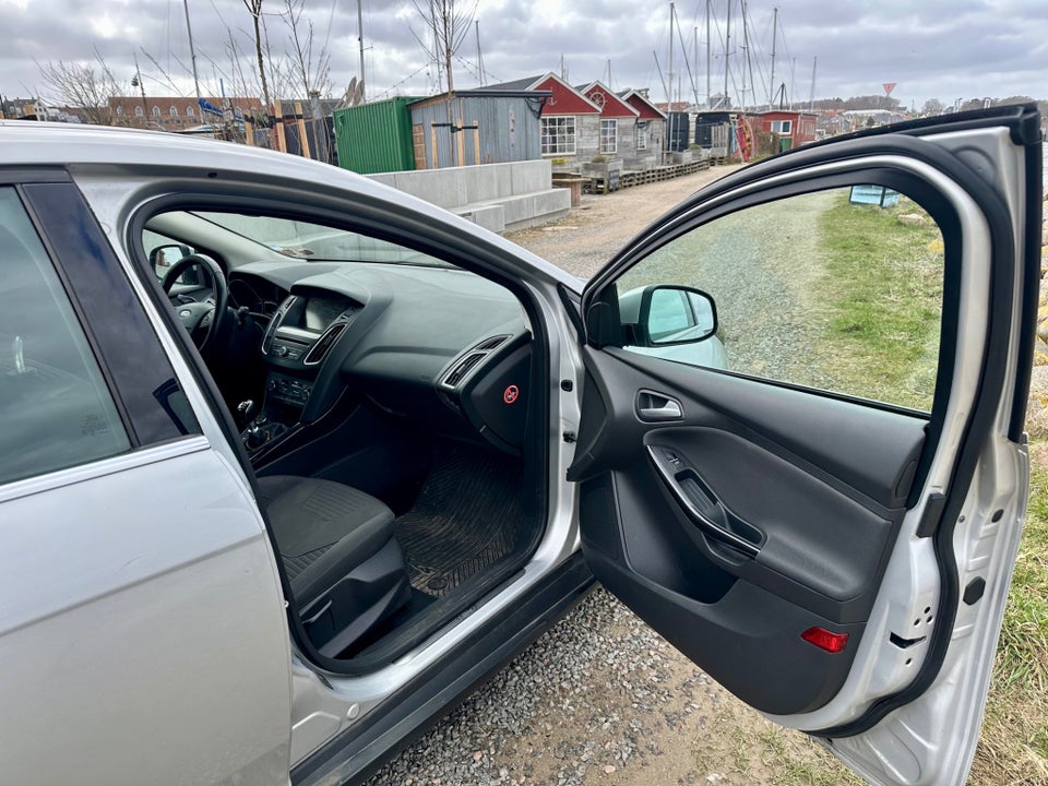 Ford Focus 1,0 SCTi 125 Edition 5d