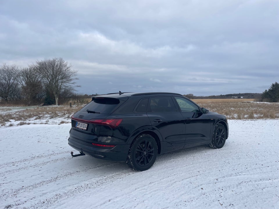 Audi e-tron 50 quattro 5d