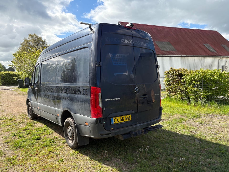 Mercedes Sprinter 319 3,0 CDi A2 Kassevogn aut. RWD