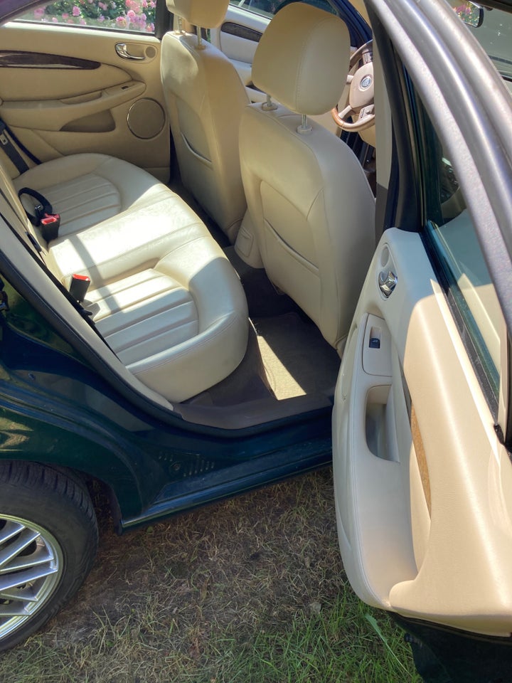 Jaguar X-type 3,0 Deluxe aut. 4d