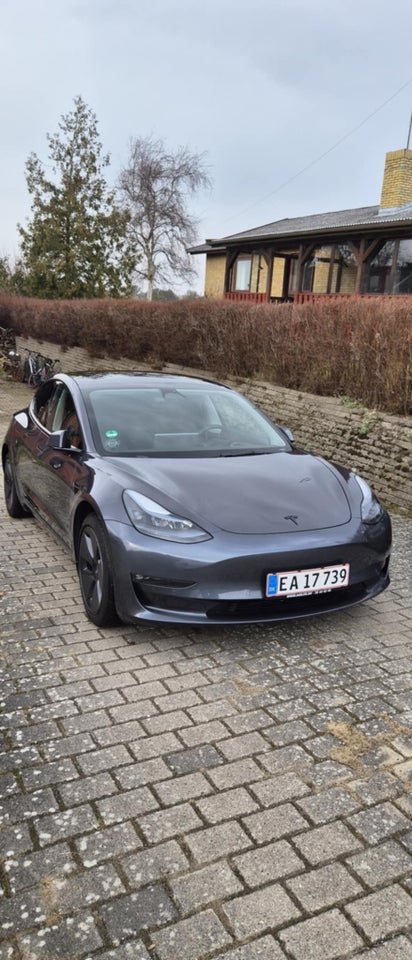 Tesla Model 3 Long Range AWD 4d