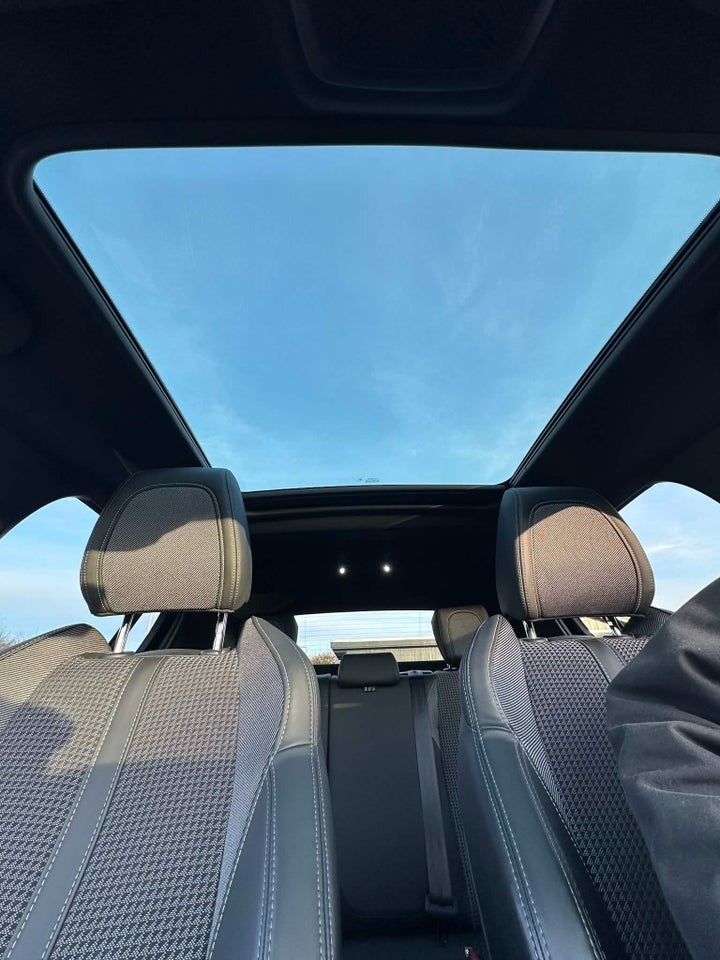 Peugeot e-208 50 GT Sky 5d