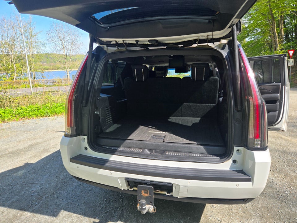 Cadillac Escalade 6,2 V8 ESV Platinum aut. 7prs 5d