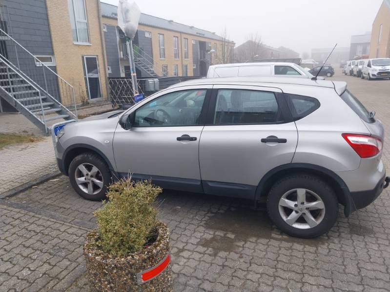 Nissan Qashqai 1,6 Visia 5d
