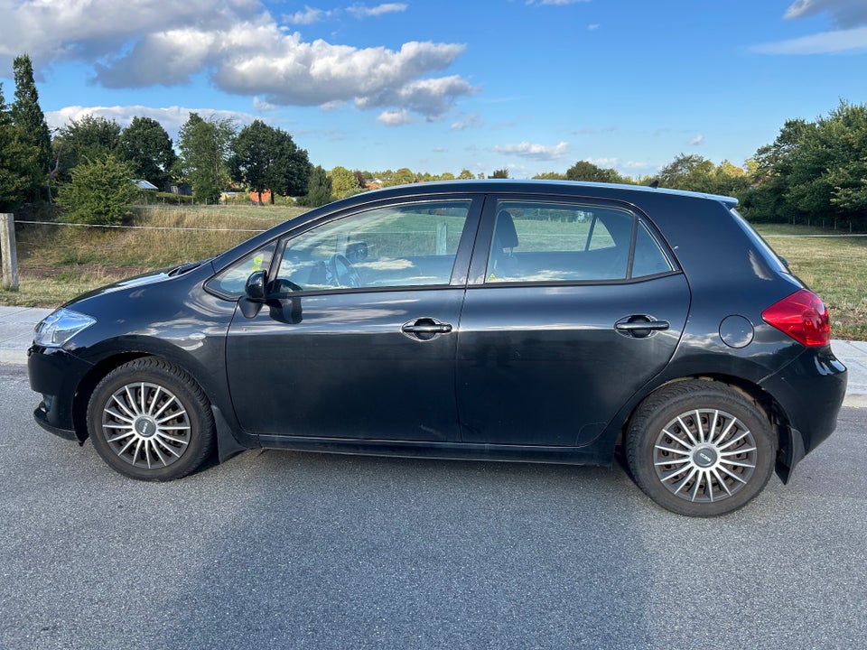 Toyota Auris 1,6 Luna 5d