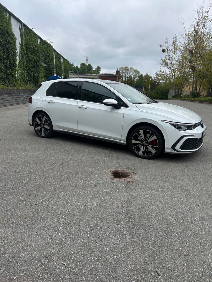 VW Golf VIII 1,4 GTE DSG 5d