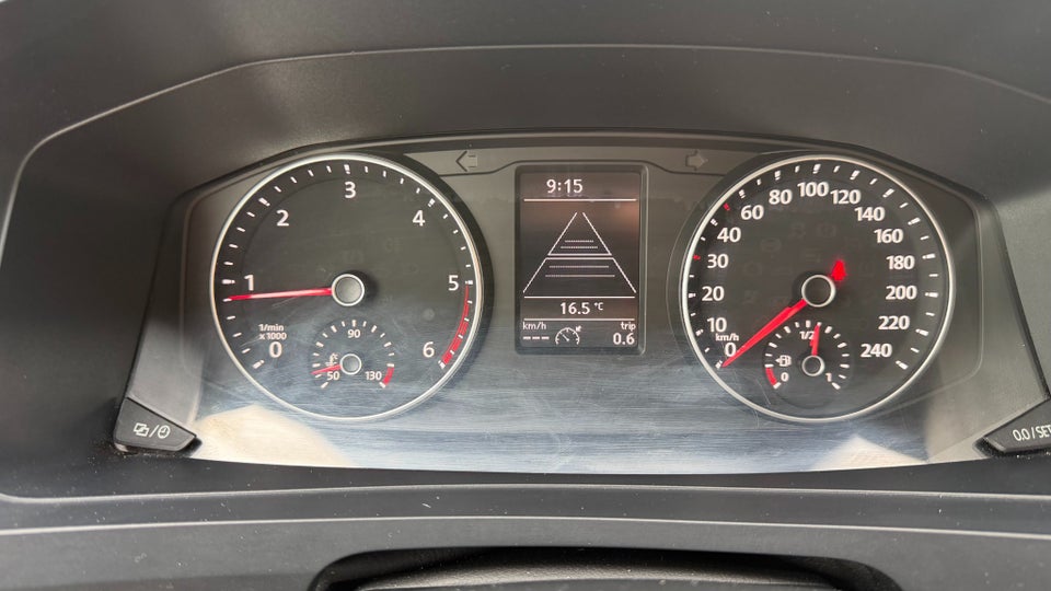 VW Transporter 2,0 TDi 102 Kassevogn lang
