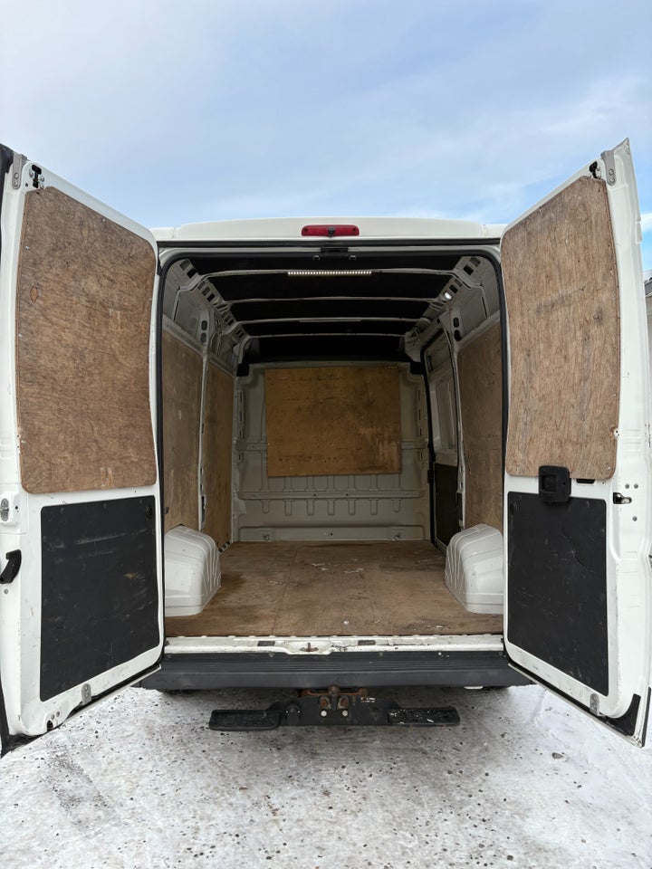 Peugeot Boxer 330 2,0 BlueHDi 130 L2H2 Premium