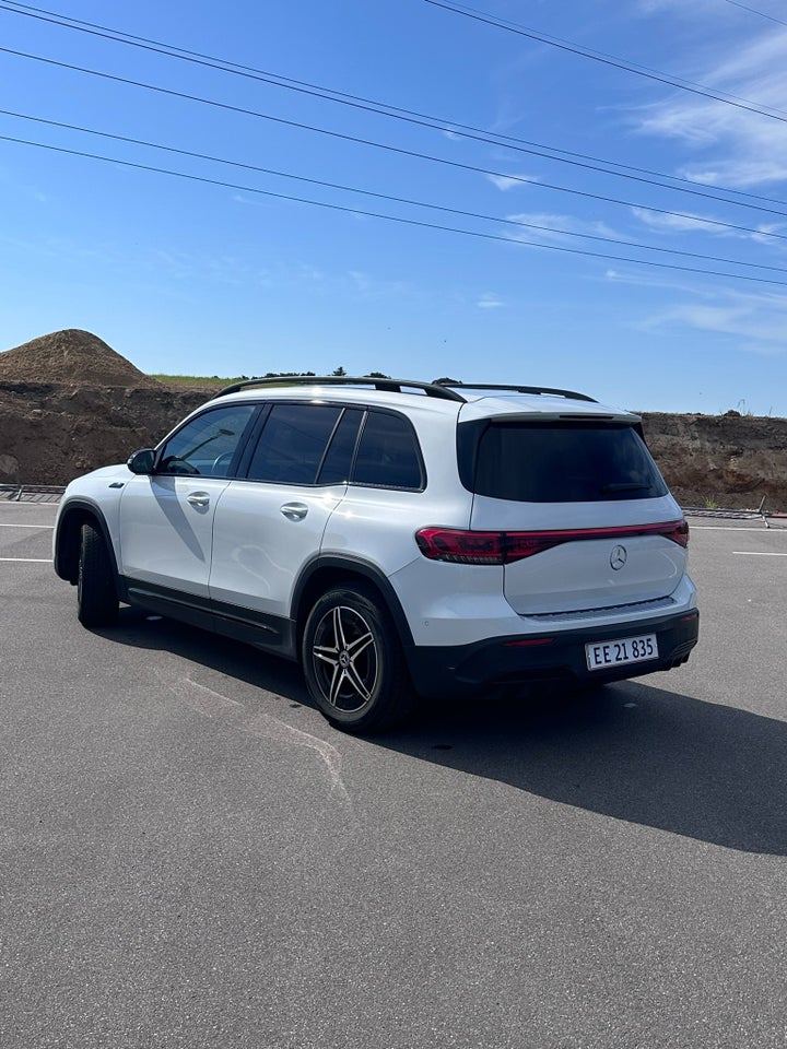 Mercedes EQB250 AMG Line 5d