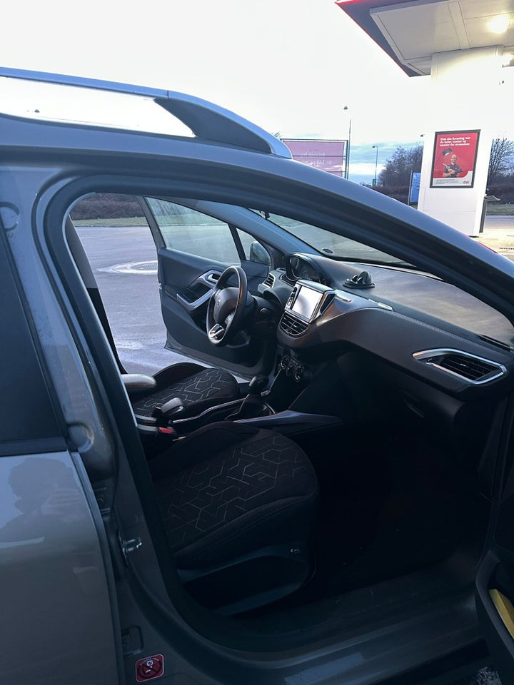 Peugeot 2008 1,2 VTi 82 Active 5d