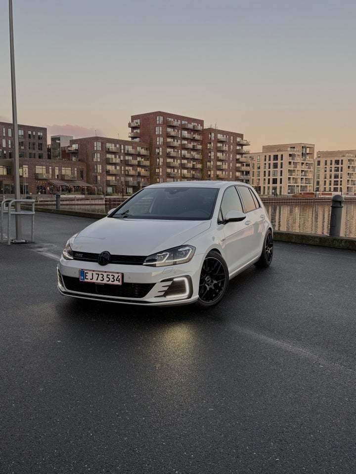 VW Golf VII 1,4 GTE DSG 5d