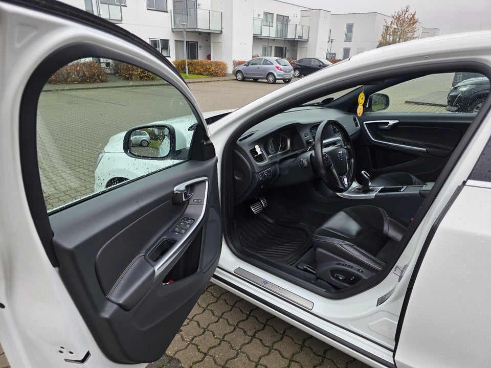 Volvo S60 2,0 D4 190 R-Design aut. 4d