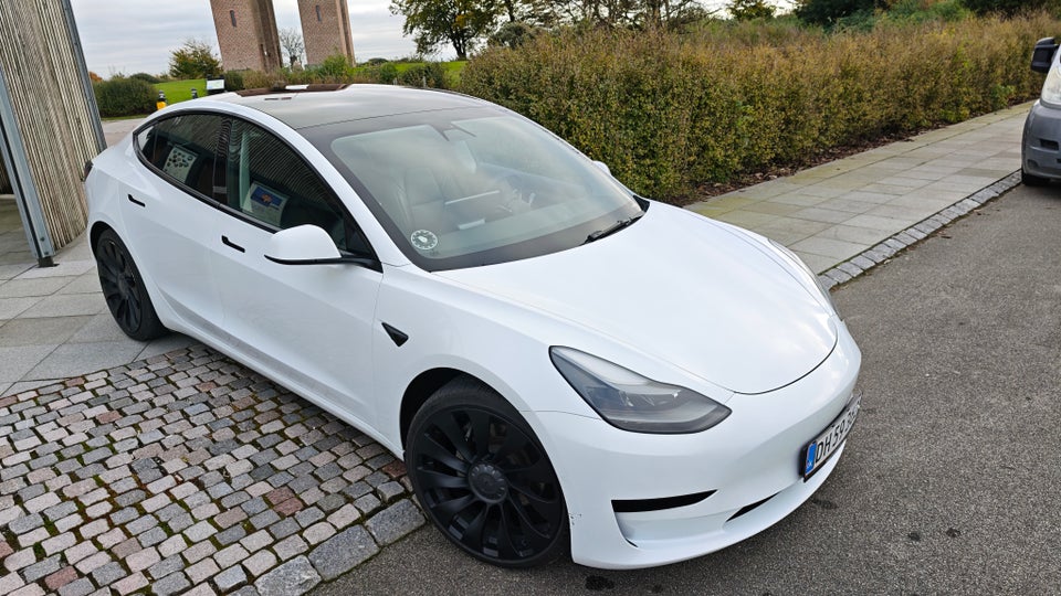 Tesla Model 3 Standard Range+ RWD 4d