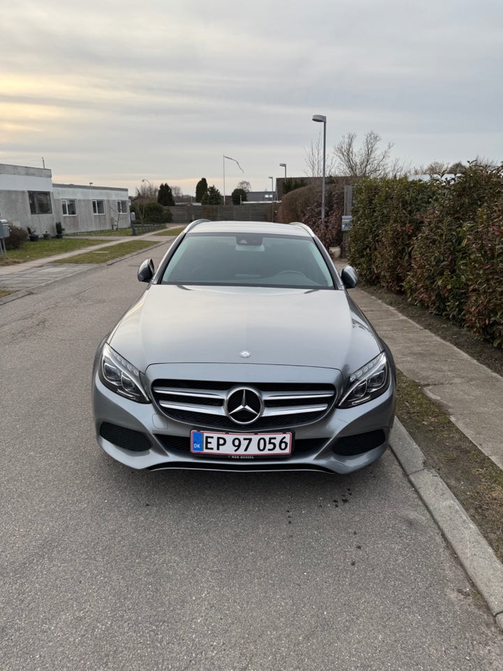 Mercedes C200 2,0 Exclusive stc. aut. 5d