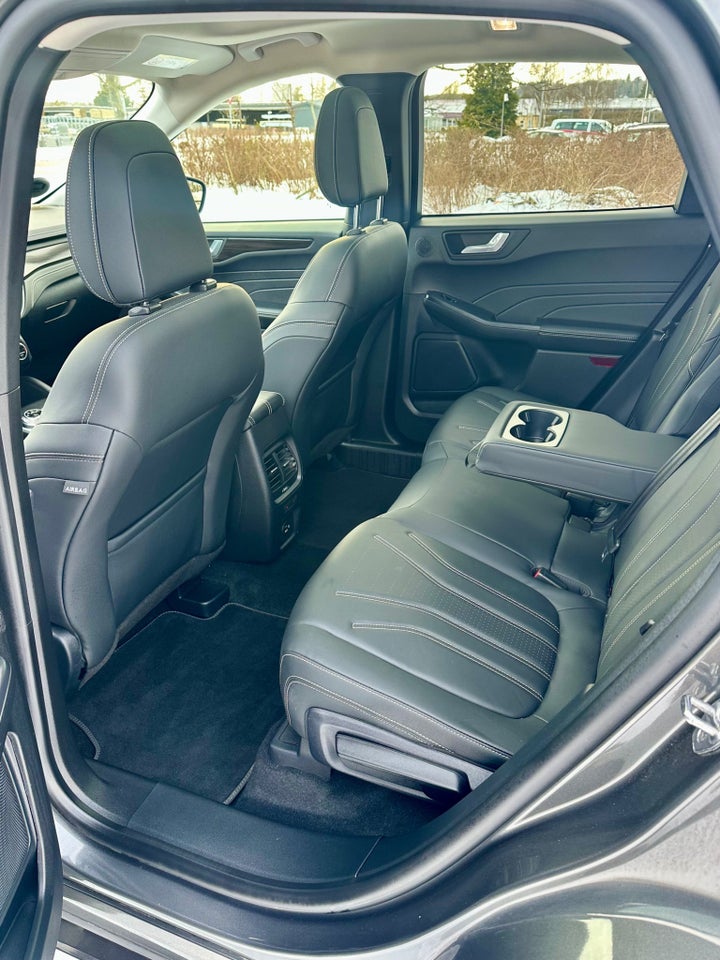 Ford Kuga 2,5 PHEV Vignale CVT 5d