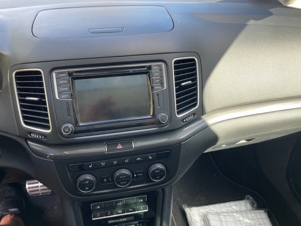 VW Sharan 2,0 TDi 150 Comfortline DSG Van 5d