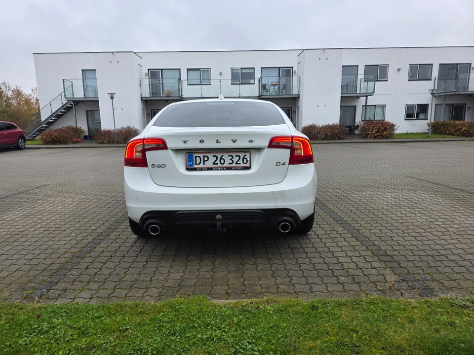 Volvo S60 2,0 D4 190 R-Design aut. 4d