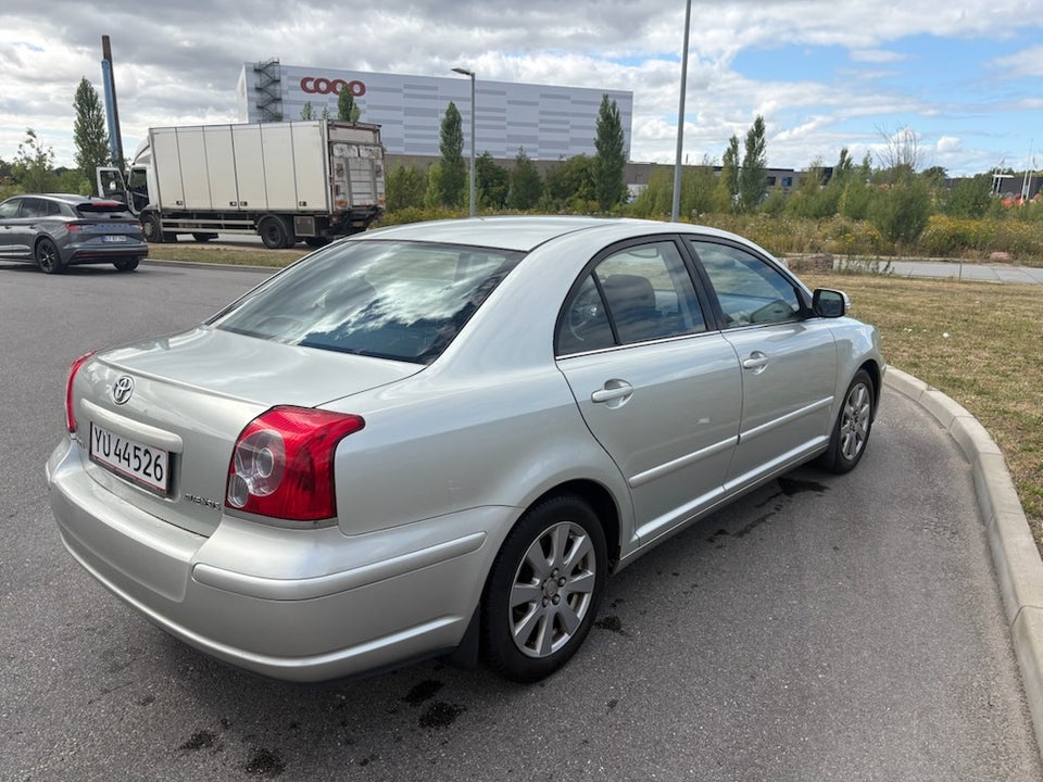 Toyota Avensis 1,8 VVT-i Sol aut. 4d