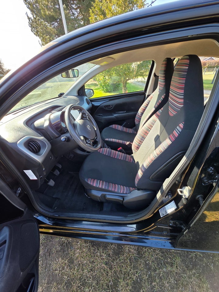 Citroën C1 1,2 PureTech Iconic 5d