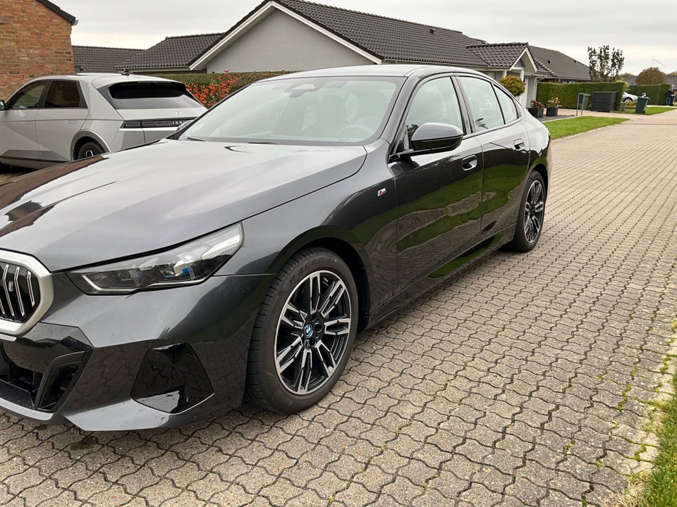 BMW i5 eDrive40 M-Sport 4d