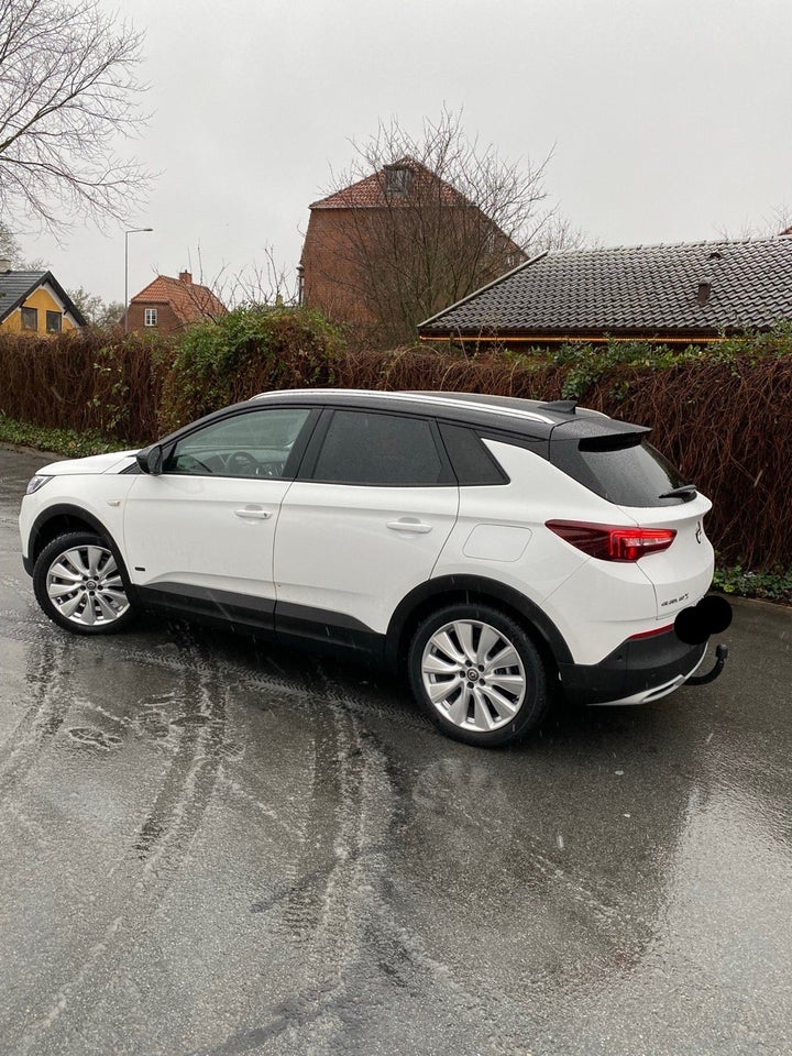 Opel Grandland X 1,6 Hybrid4 Ultimate aut. 5d