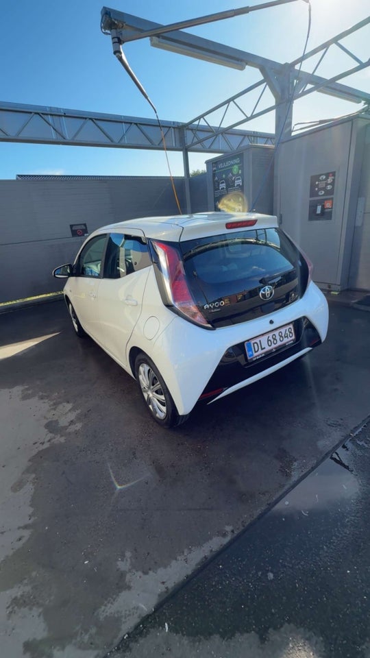 Toyota Aygo 1,0 VVT-i x-play 5d
