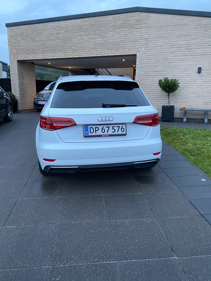 Audi A3 1,4 e-tron S-line Sportback S-tr. 5d