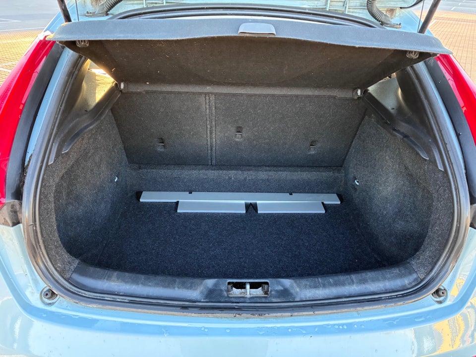 Volvo V40 2,0 D2 120 Business Summum 5d