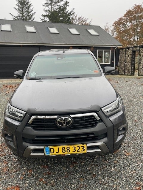 Toyota HiLux 2,8 D T4 Invincible Db.Kab aut. 4d