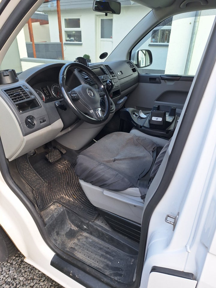 VW Transporter 2,0 TDi 140 Kassevogn DSG kort